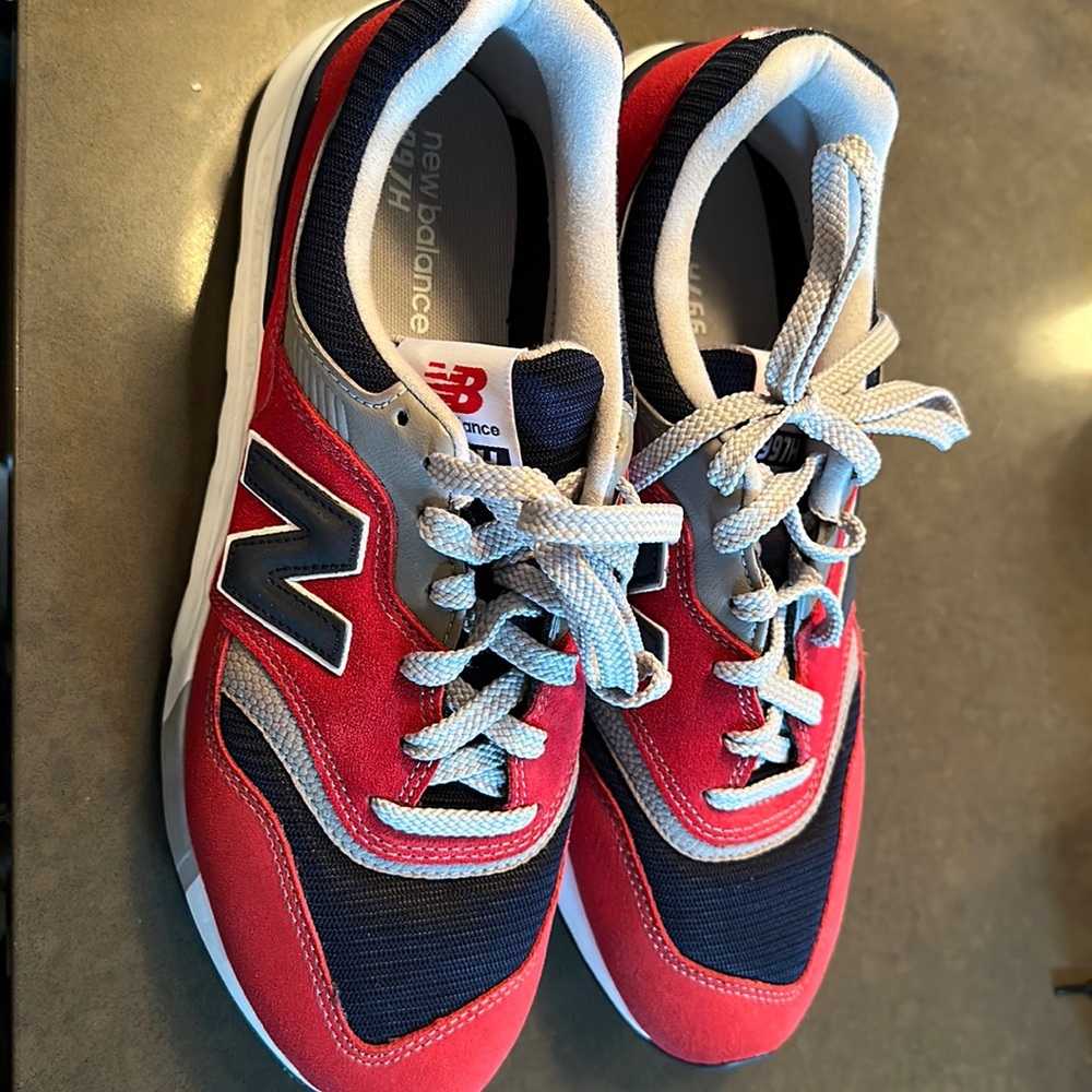 New Balance 997 Size 10. Almost new!